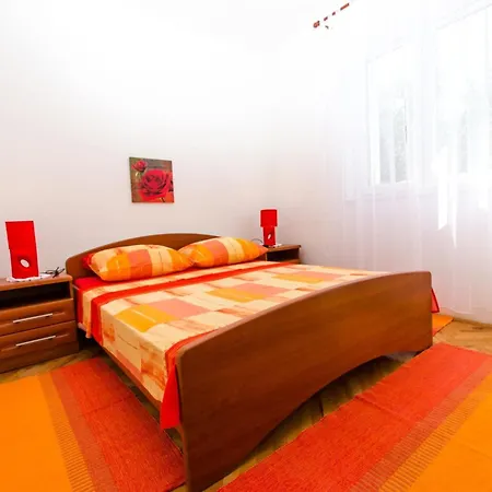 Ivana Tr -two Bedroom With Terrace A1 Appartement