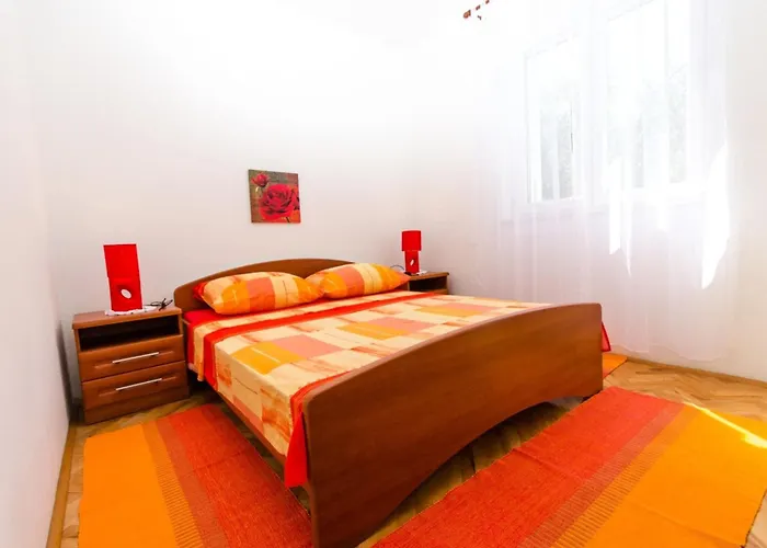 Ivana Tr -two Bedroom With Terrace A1 Appartement