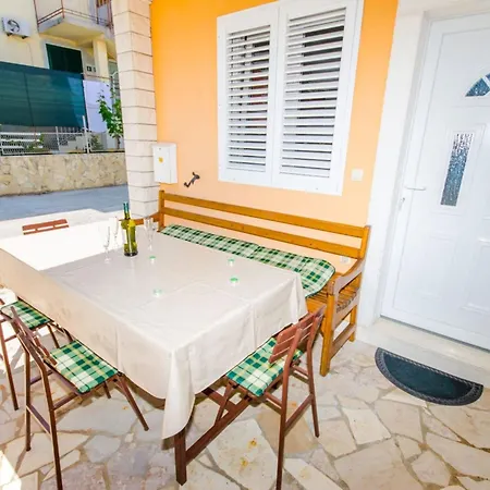 Ivana Tr -two Bedroom With Terrace A1 تروغير